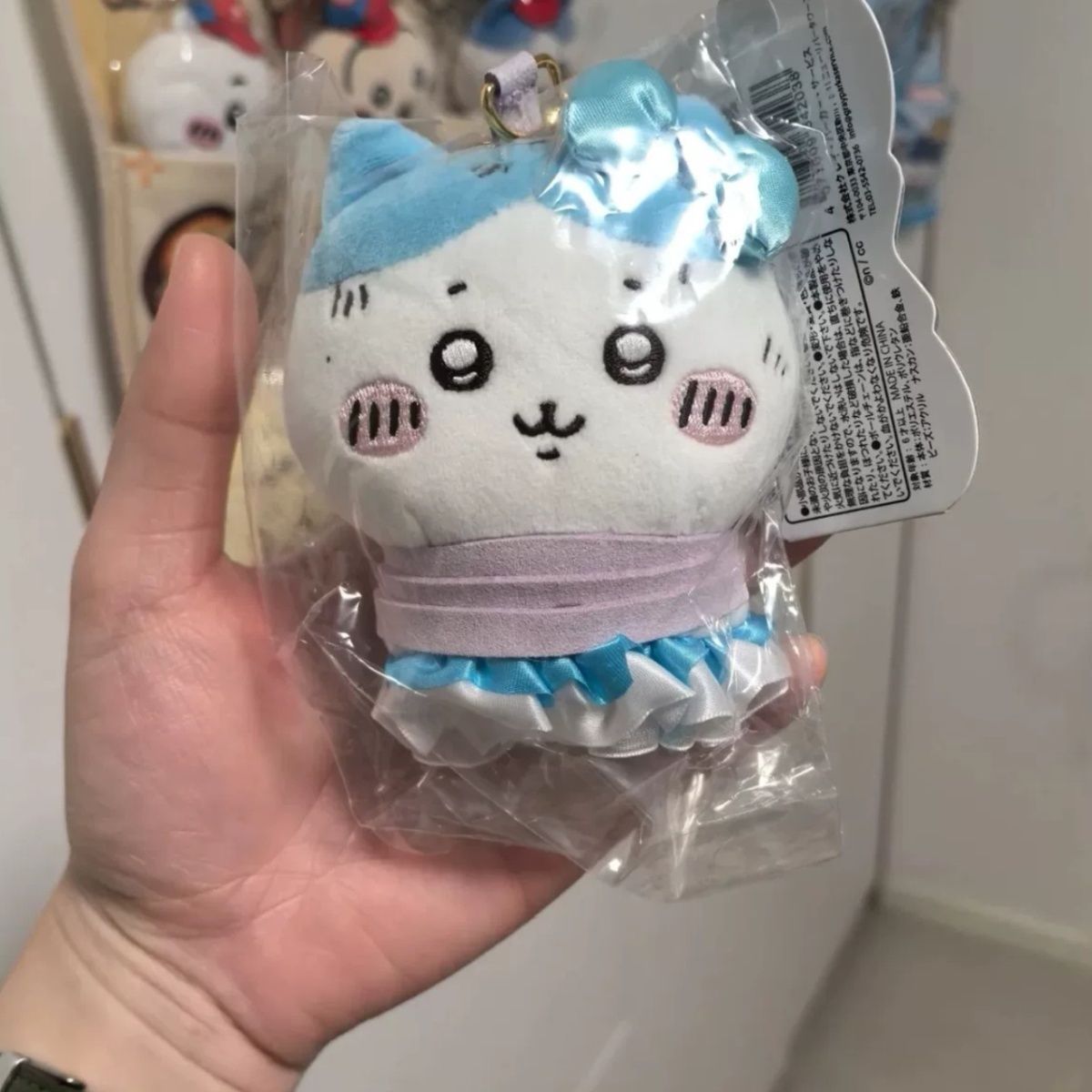 Decorative Mirror - かわいいハチワレブルードレス服バックミラーペンダント漫画ぬいぐるみキーホルダー装飾友人の誕生日プレゼント ﻿
