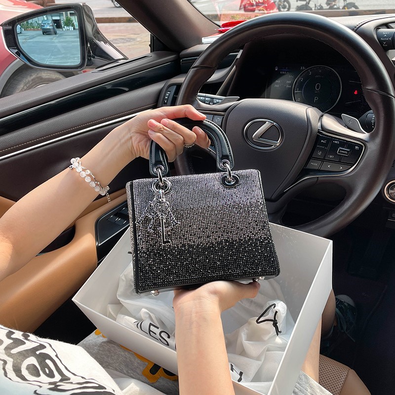 女性のための高級ハンドバッグ,ラインストーンチェーン付きの小 - Interior Design High End のレビューと価格