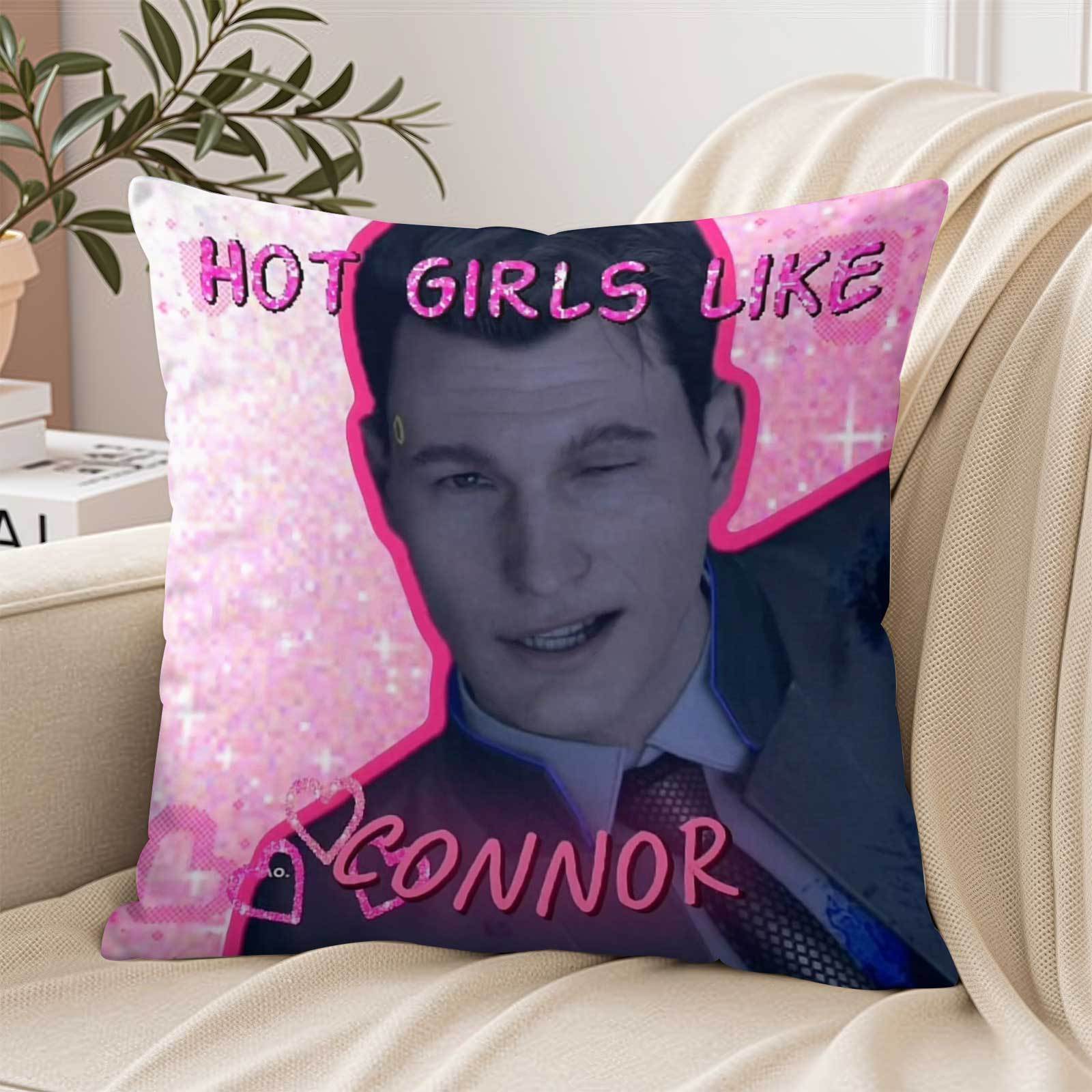 カスタマイズ可能な1個入り CONNOR SO HOT ピン - Throw Pillow のレビューと価格