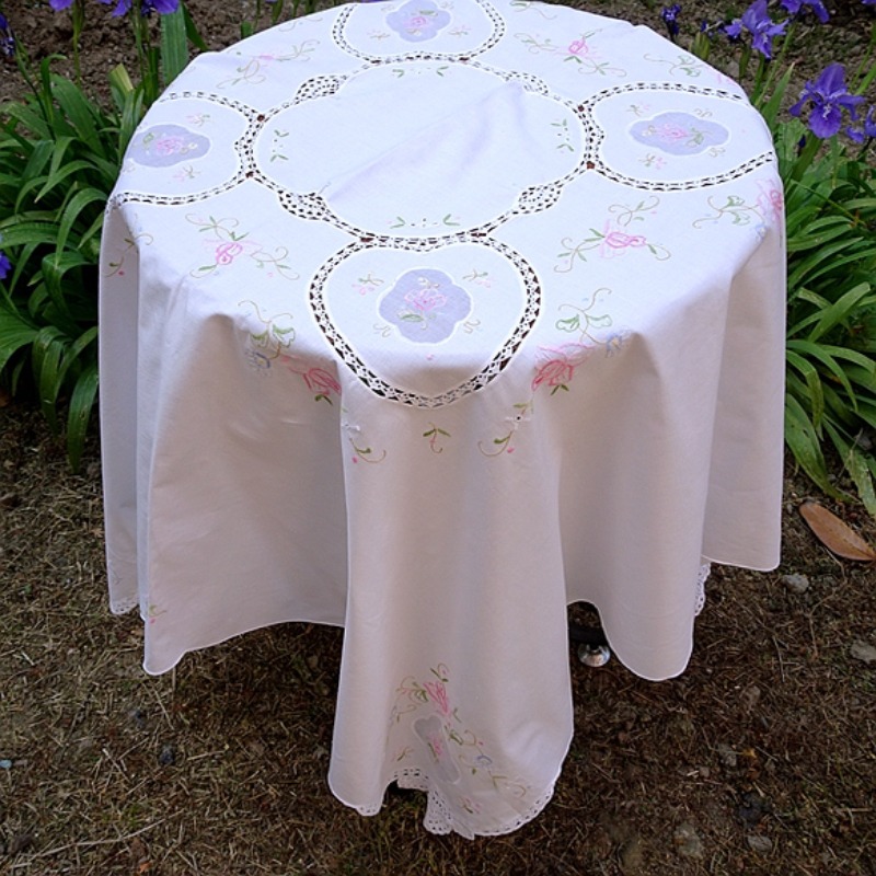 純綿小さな機械刺繍花手作りテーブルランナークラフトアートレト - Table Runner のレビューと価格